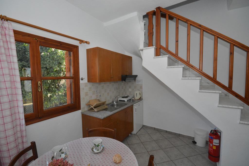 Charoula Lägenhet Platanias  Rum bild